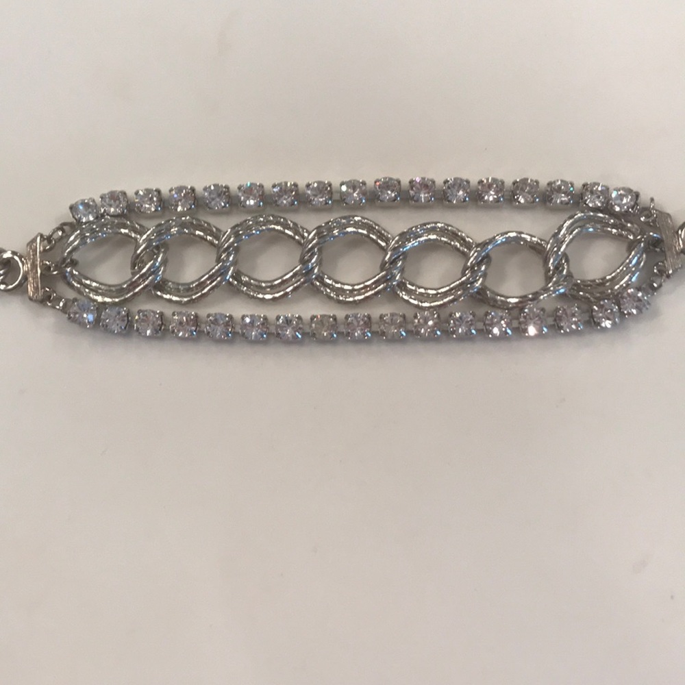 Gorgeous crystal and silver link bracelet